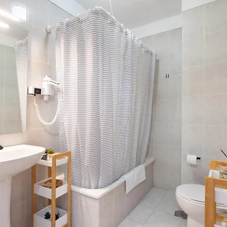 Home2book Americas Escape, Pool & Terrace أرونا
