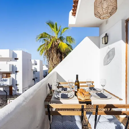 Home2book Americas Escape, Pool & Terrace