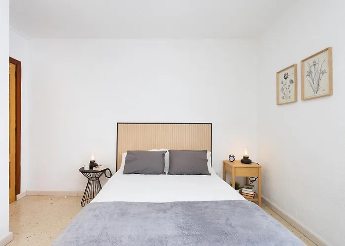 Home2book Americas Escape, Pool & Terrace 아로나