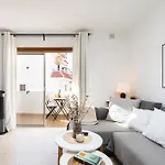 Home2book Americas Escape, Pool & Terrace Apartman
